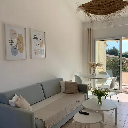 Vakantiehuis Maison Dans Avec Piscine